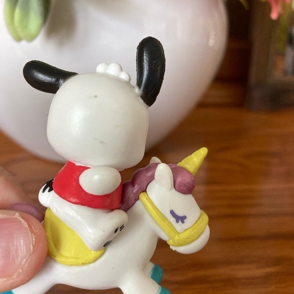 Cute Sanrio figure on unicorn - Picture 4 of 4